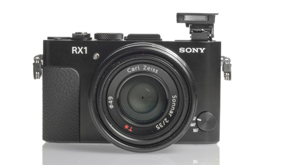 Sony RX1 กล้อง CSC ที่ใช้เซ็นเซอร์ 35mm ตัวเดียวในท้องตลาด